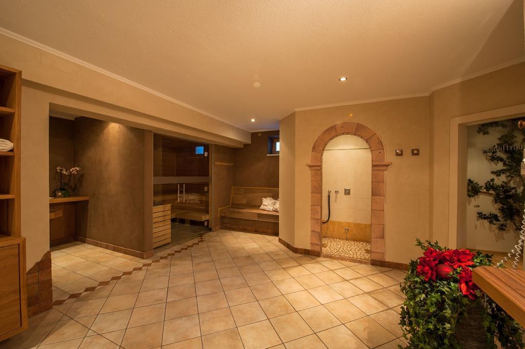 Rustika - Appartements & Spa Ehrwald Eksteriør bilde