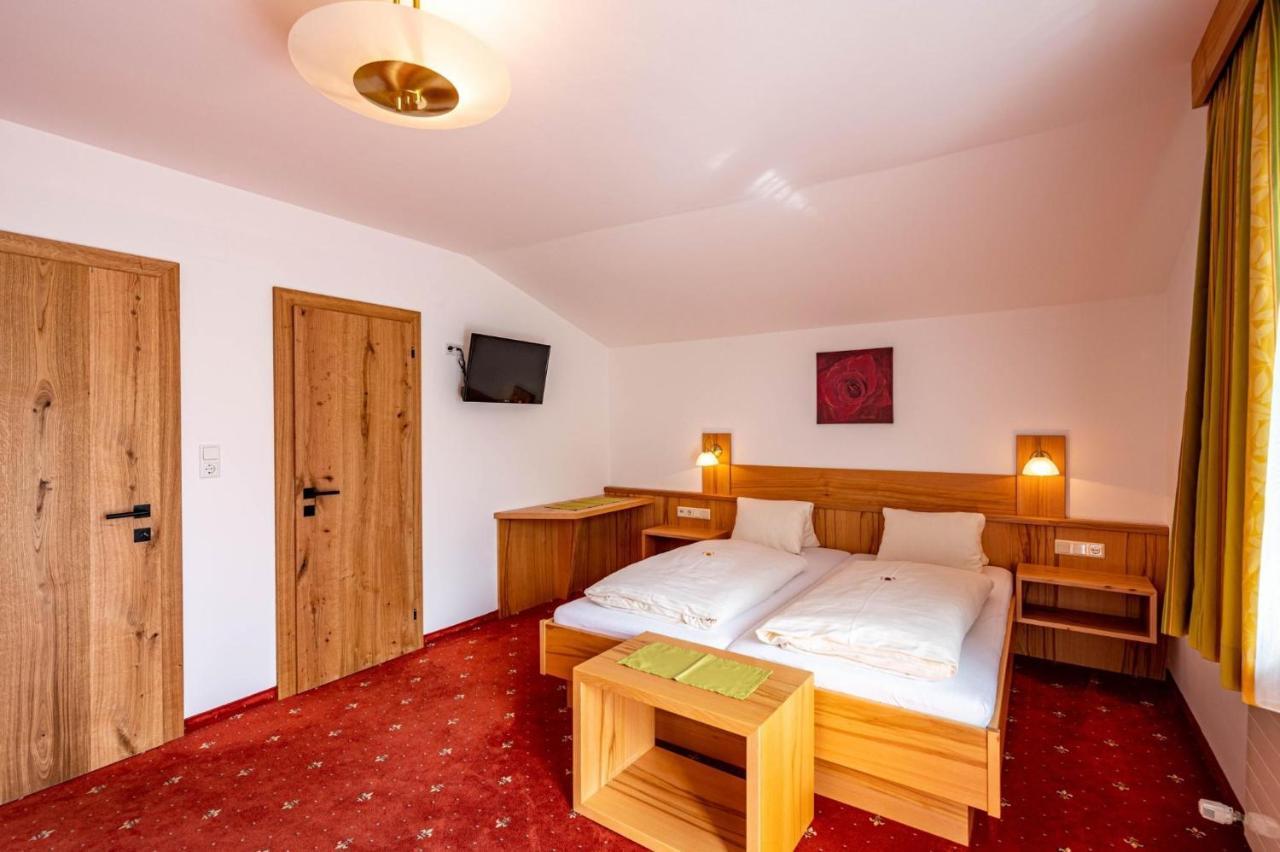 Rustika - Appartements & Spa Ehrwald Eksteriør bilde