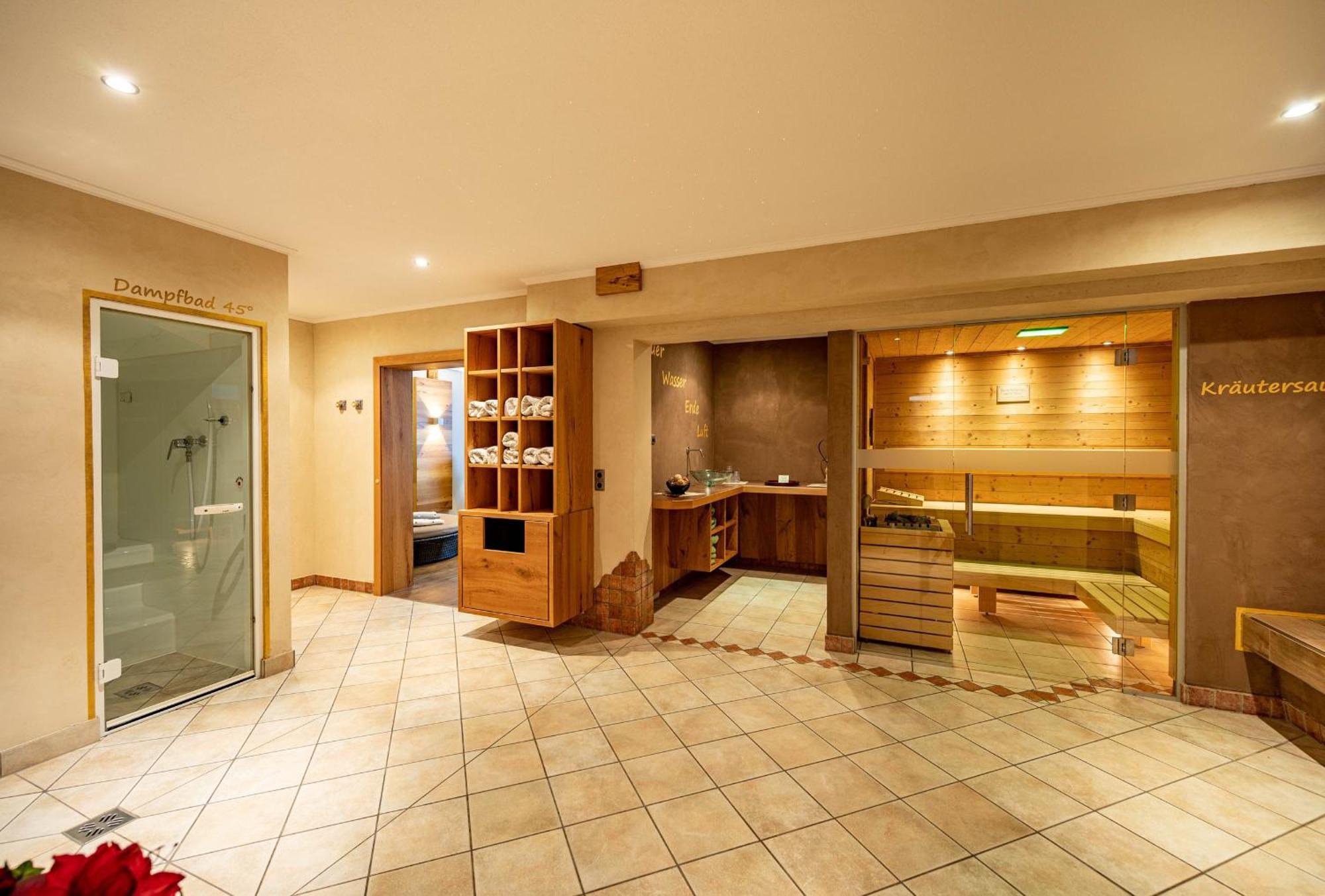 Rustika - Appartements & Spa Ehrwald Eksteriør bilde