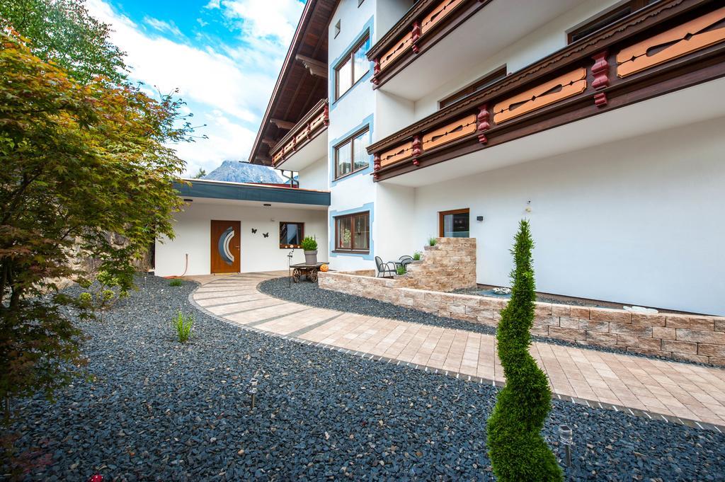 Rustika - Appartements & Spa Ehrwald Eksteriør bilde